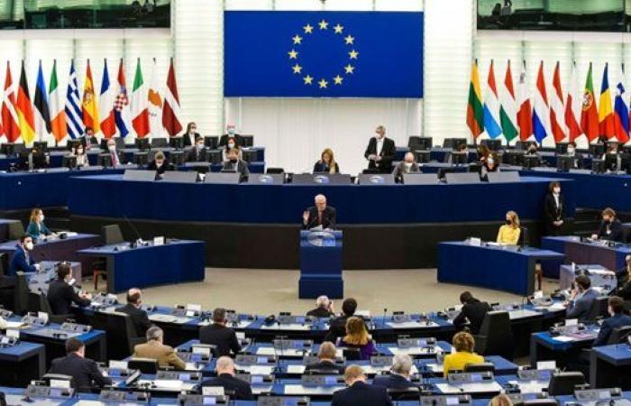 هيئة "البث الأيرلندية": 206 سفراء ومسئولين سابقين بالاتحاد الأوروبي يطالبون بإجراءات صارمة ضد إسرائيل