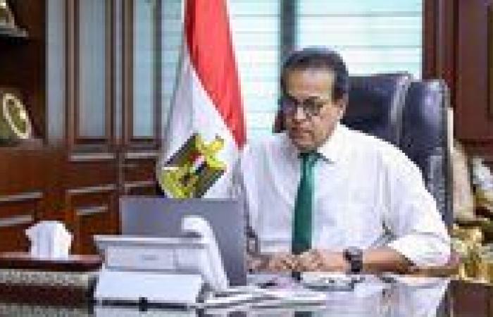 وزير الصحة والسكان يتلقى التقرير السنوي لقطاع الطب العلاجي ويؤكد على استمرار مسيرة التطوير