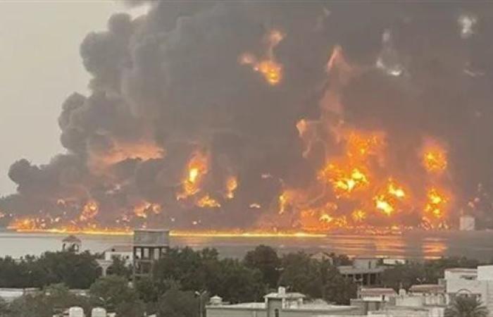 10 غارات جوية استهدفت مجمع دار الرئاسة في صنعاء