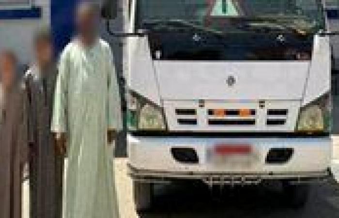 معرضا حياة المواطنين للخطر.. ضبط طالب لقيادته سيارة والده برعونة في أسيوط