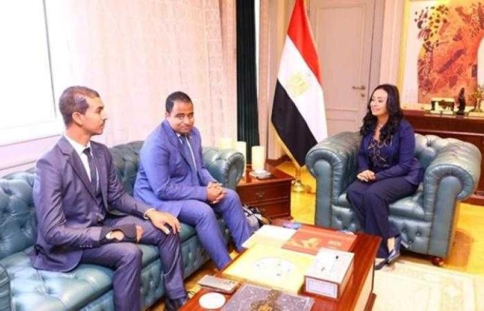 وزيرة التضامن الاجتماعي تلتقي ممثلي مؤسسة ”ظواهر” بالأقصر
