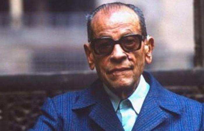 ذكرى رحيل أديب نوبل.. نجيب محفوظ أبرز الحارة المصرية وخلد زمن الفتوات بالسينما