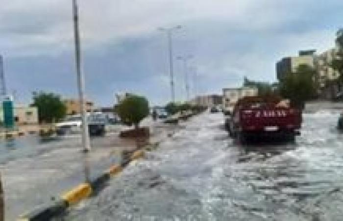 قبل بدء موسم الأمطار..وزير الري يوجه بتطهير مخرات السيول
