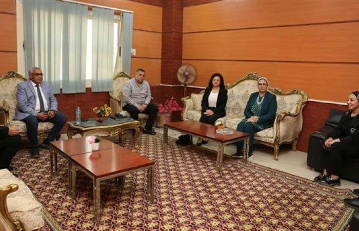 رئيسة المجلس القومي للمرأة تلتقي رئيس مدينة شلاتين