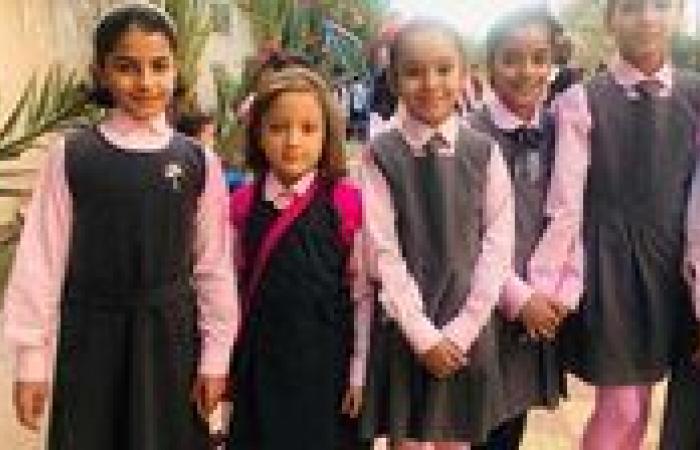 يباع بأسعار غالية.. كيف تحول الزي المدرسي لـ «سبوبة» بالمدارس الخاصة؟