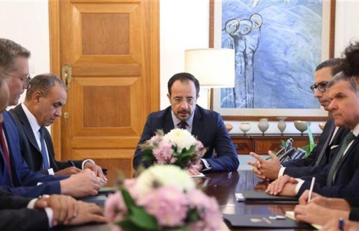 وزير الخارجية يجتمع برئيس جمهورية قبرص لتعزيز العلاقات الثنائية