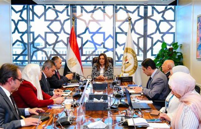 منال عوض تتابع تنفيذ قرارات الدورة الـ 21 للمجلس الوزاري لبرسيجا