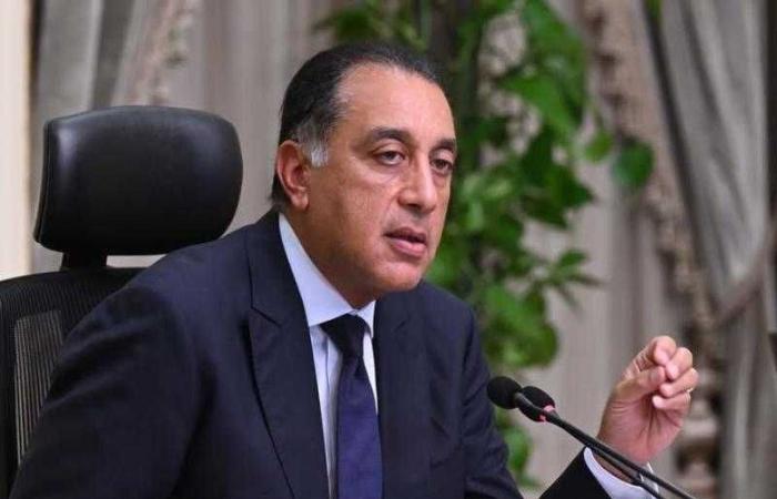 رئيس الوزراء يبدأ جولة تفقدية بعدد من مشروعات إعادة إحياء مناطق القاهرة التاريخية
