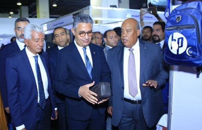 بتخفيضات تصل لـ30%.. وزير التموين يفتتح المعرض الرئيسي "أهلاً مدارس" بمدينة نصر