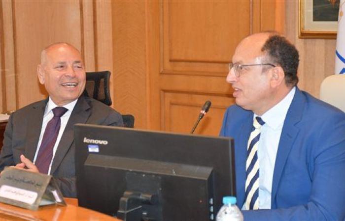رئيس جامعة حلوان يناقش مع محافظ القاهرة دعم الطلاب وتعزيز التعاون المؤسسي