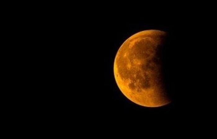عاجل.. إقامة صلاة الخسوف بالمساجد الكبرى اليوم.. تعرف على ضوابطها