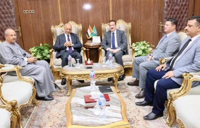محافظ المنوفية يلتقي نقيب الفلاحين على هامش الاحتفال بعيد الفلاح المصري الـ73