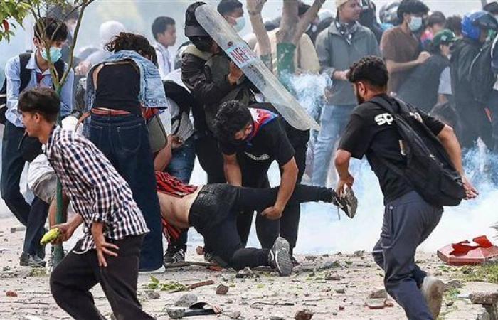 نيبال ترفع حظر وسائل التواصل الاجتماعي بعد مقتل 19 شخصا في الاحتجاجات