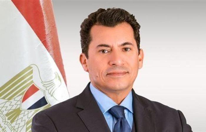 وزير الرياضة يثني على المنتخب ويؤكد: خطوة تفصلنا عن كأس العالم