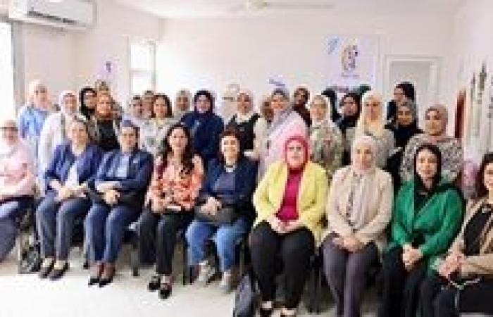 المستشارة أمل عمار تتفقد مشغل المجلس القومي للمرأة فى  الإسكندرية