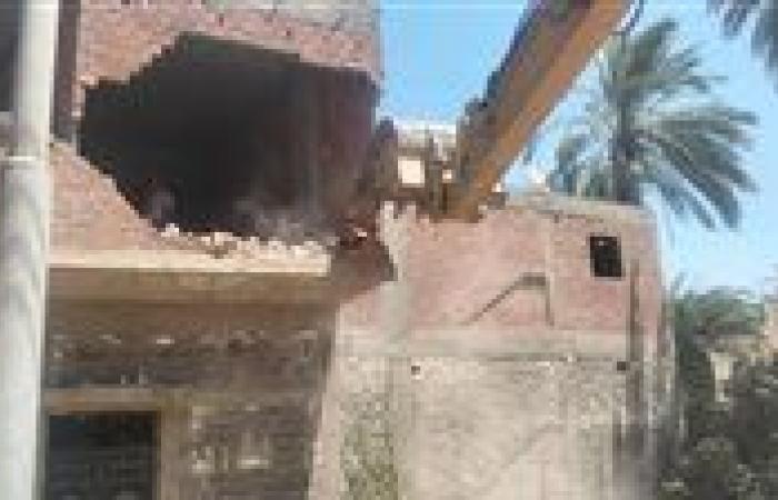 محافظ أسيوط: إزالة 35 حالة تعدي بـ7 مراكز وحي شرق وغرب ضمن المرحلة الثانية من الموجة 27 للإزالات