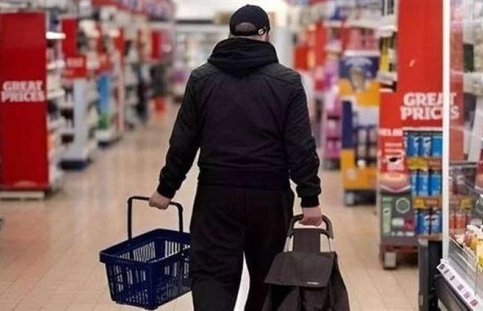 إندبندنت: 14 مليون بريطاني يواجهون الجوع بسبب أزمة المعيشة من بينهم أطفال