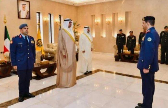 وزير الدفاع الكويتي يقلد رئيس الأركان العامة للجيش رتبته الجديدة