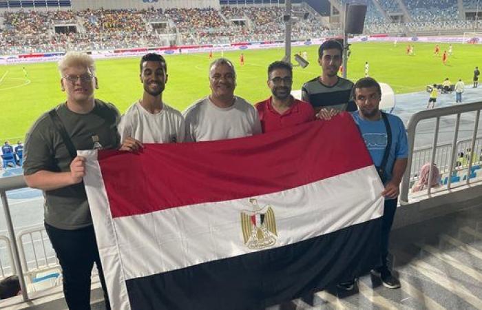 طلاب لقاء الصداقة بجامعة قناة السويس وذوو الهمم يشاركون في حضور مباراة مصر وتونس