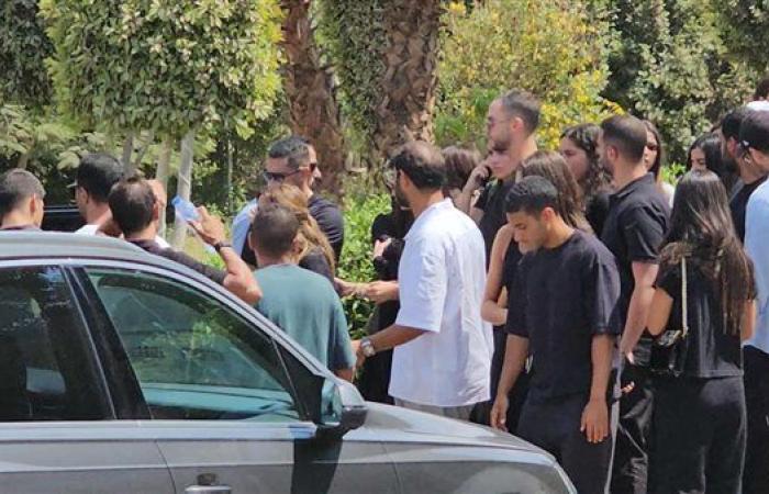 توافد نجوم الفن على جنازة عمرو ستين خطيب مريم عامر منيب