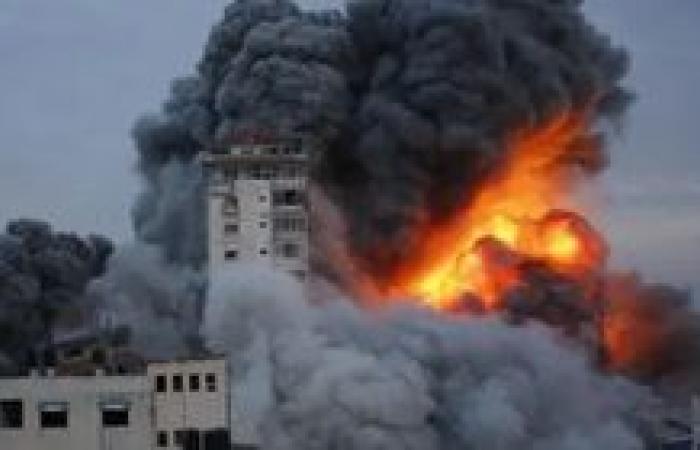 وسائل إعلام فلسطينية: غارات الاحتلال الإسرائيلي على قطاع غزة اسفرت عن سقوط ٧٩ شهيد