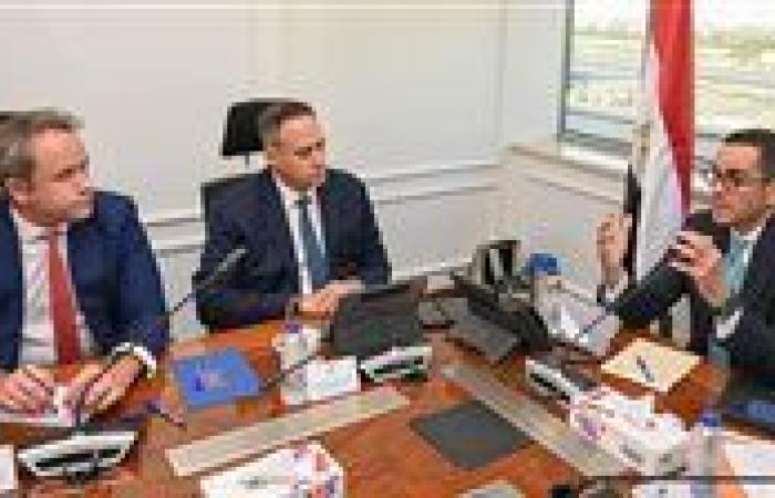 وزير الاستثمار يبحث مع S&P Global مستجدات التصنيف الائتماني لمصر