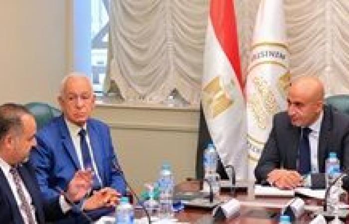 وزير التعليم يلتقي وفد من " مصر الخير " لإطلاق مبادرات الكشف عن ضعاف البصر بين طلاب المدارس