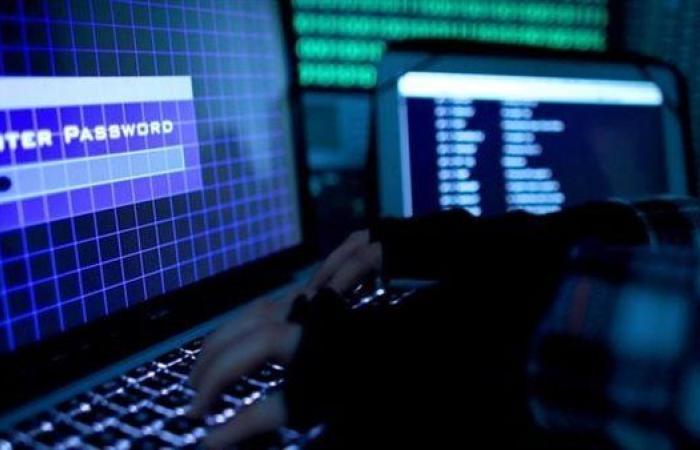 "القناة 12 العبرية": عناصر إيرانية شنت هجومًا إلكترونيًا ورسائل تهديد لعشرات الممثلين الإسرائيليين
