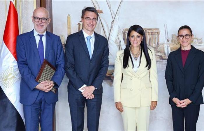 وزيرة التخطيط تبحث ملفات التعاون الاقتصادي مع مدير سياسات الشرق الأوسط