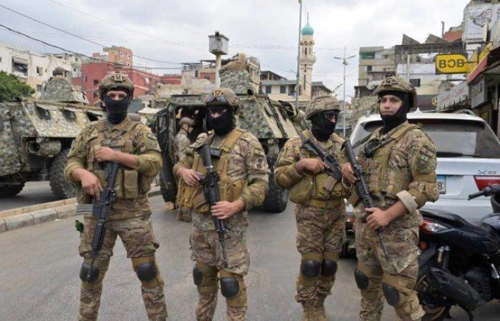 الجيش اللبناني يتسلم مزيدا من السلاح من مخيمين للاجئين الفلسطينيين