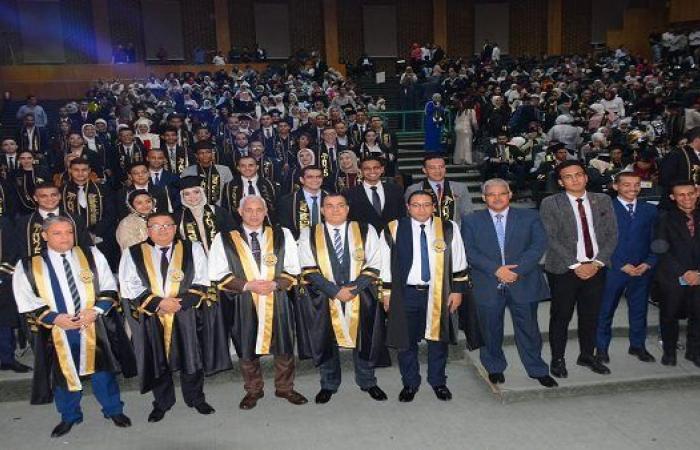 جامعة أسيوط تحتفل بتخريج دفعة جديدة من برنامج اللغة الإنجليزية بكلية الحقوق