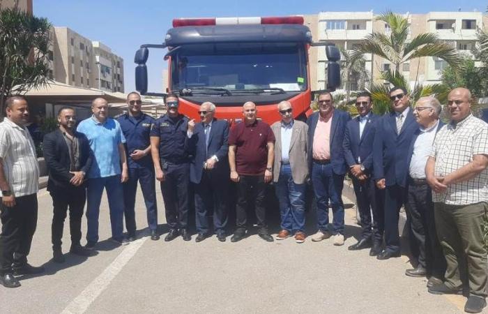 استلام سيارة إطفاء جديدة لدعم قدرات الحماية المدنية في مدينة الشروق