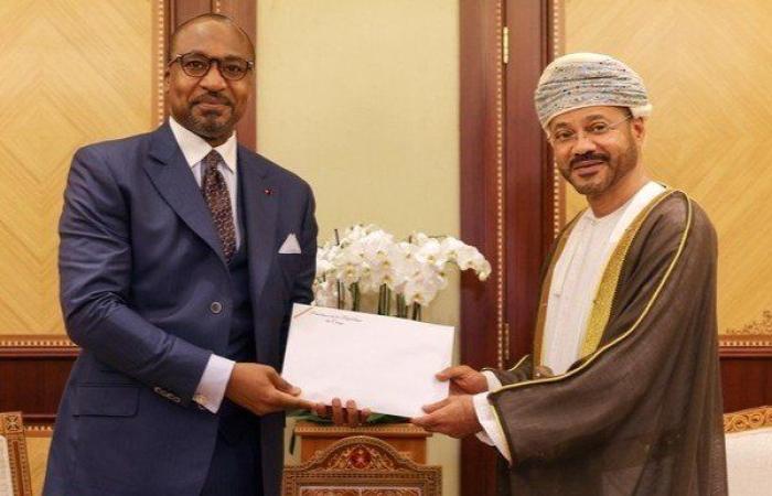 سلطان عمان يتلقى رسالة خطية من رئيس جمهورية الكونغو