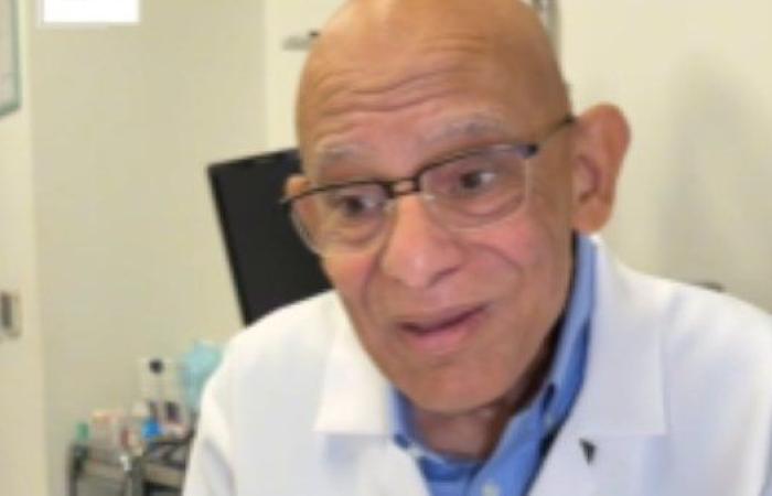 محمد أباظة.. قصة طبيب مصري عالج أغلب أهالي الخبر لأكثر من 40 عامًا