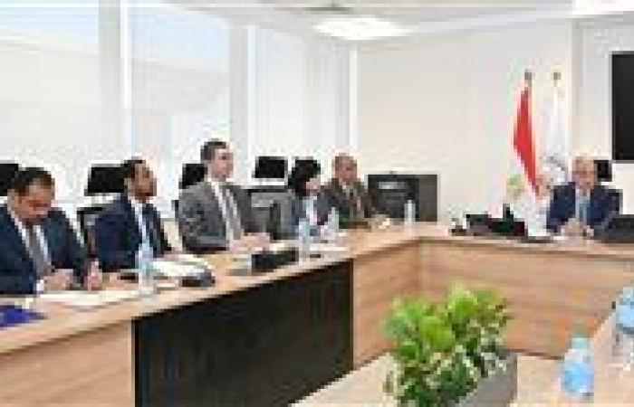وزير الري يلتقي المدير التنفيذي لمصر بمجموعة البنك الدولي لاستعراض مجالات التعاون المشترك بين الوزارة والبنك