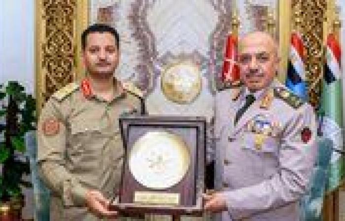 رئيس الأركان الليبي الفريق خالد حفتر في القاهرة لتعزيز التعاون العسكري مع مصر