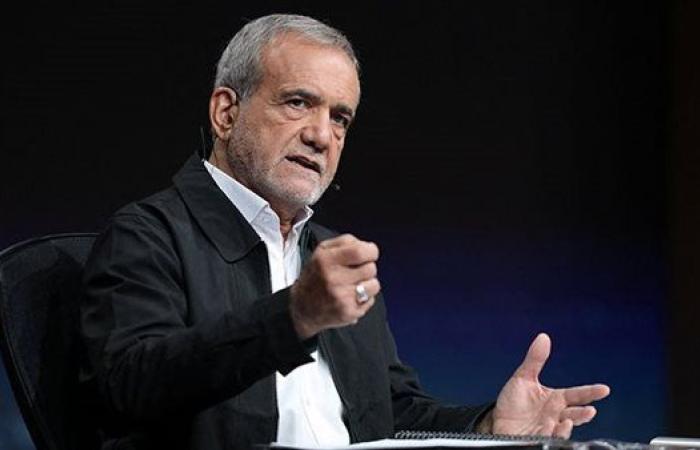 الرئيس الإيراني يحث الدول العربية على قطع علاقاتها مع إسرائيل