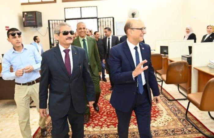 المنشاوي يفتتح وحدة النهايات الطرفية بمجمع الخدمات بجامعة أسيوط