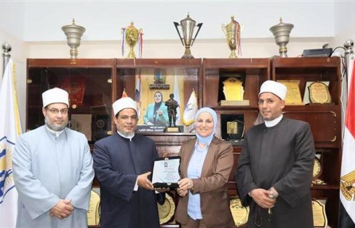 وفد من الأزهر يهنئ مدير تعليم القاهرة الجديد ويؤكد استمرار الشراكة
