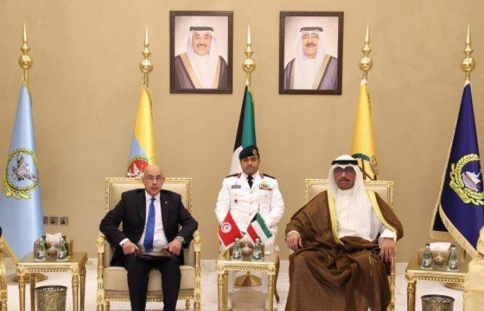 الكويت وتونس تبحثان سبل تعزيز التعاون العسكري بين البلدين