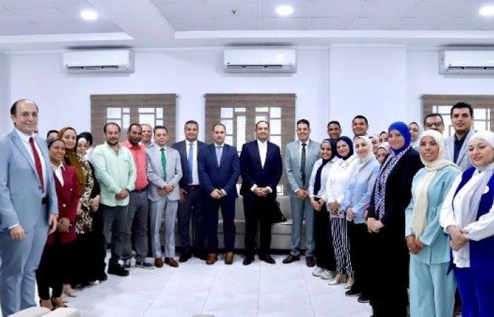 مدير صندوق مكافحة الإدمان يلتقي بالمشرفين استعدادًا لحملات التوعية مع بدء العام الدراسي 2025/2026