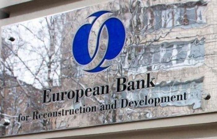 البنك الأوروبي لإعادة الإعمار والتنمية يمول مزرعة رياح في رأس غارب بـ74.1 مليون دولار