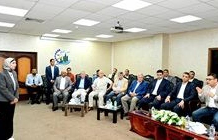 وزير الإسكان يعقد اجتماعاً بمقر جهاز السويس الجديدة لمتابعة المشروعات التنموية بالمدينة