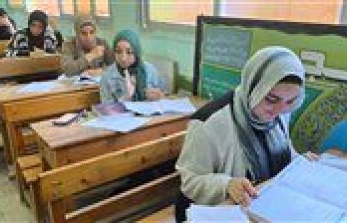 عاجل| قريبة من النماذج الاسترشادية.. تفاصيل ومواصفات أسئلة امتحانات الثانوية العامة 2025