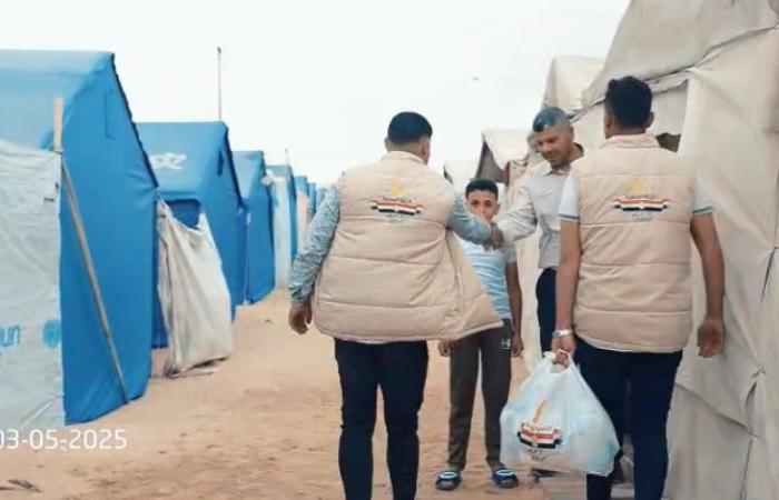 دعم لا يتوقف.. اللجنة المصرية توزع طرود غذائية للأسر النازحة في المخيم المصري بغزة (فيديو)
