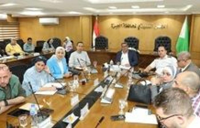 سكرتير مساعد محافظ الجيزة يترأس الاجتماع الدوري للوقوف علي مشروعات التطوير بمحيط الفنادق ومسارات الحركة