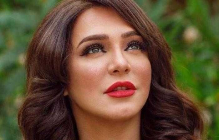 تصاعد الأزمة في نقابة الفنانين السوريين بعد سحب الثقة من النقيب