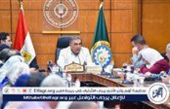 محافظ الدقهلية خلال اجتماعه الطارئ برؤساء المراكز والمدن " اشتغلوا واخدموا المواطنين وانزلوا وسطهم احنا جايين كلنا لخدمتهم "