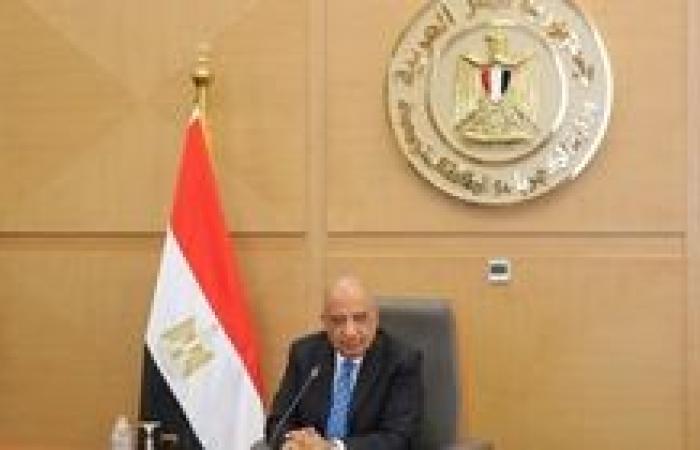 وزير الكهرباء : يتابع توفير التغذية لمشروعات التنمية الزراعية واستصلاح الأراضي