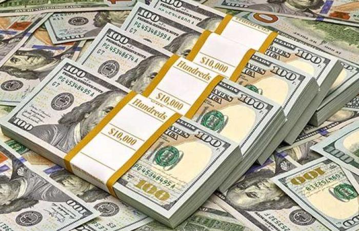 استقرار سعر الدولار أمام الجنيه مع عودة عمل البنوك في مصر اليوم الأحد